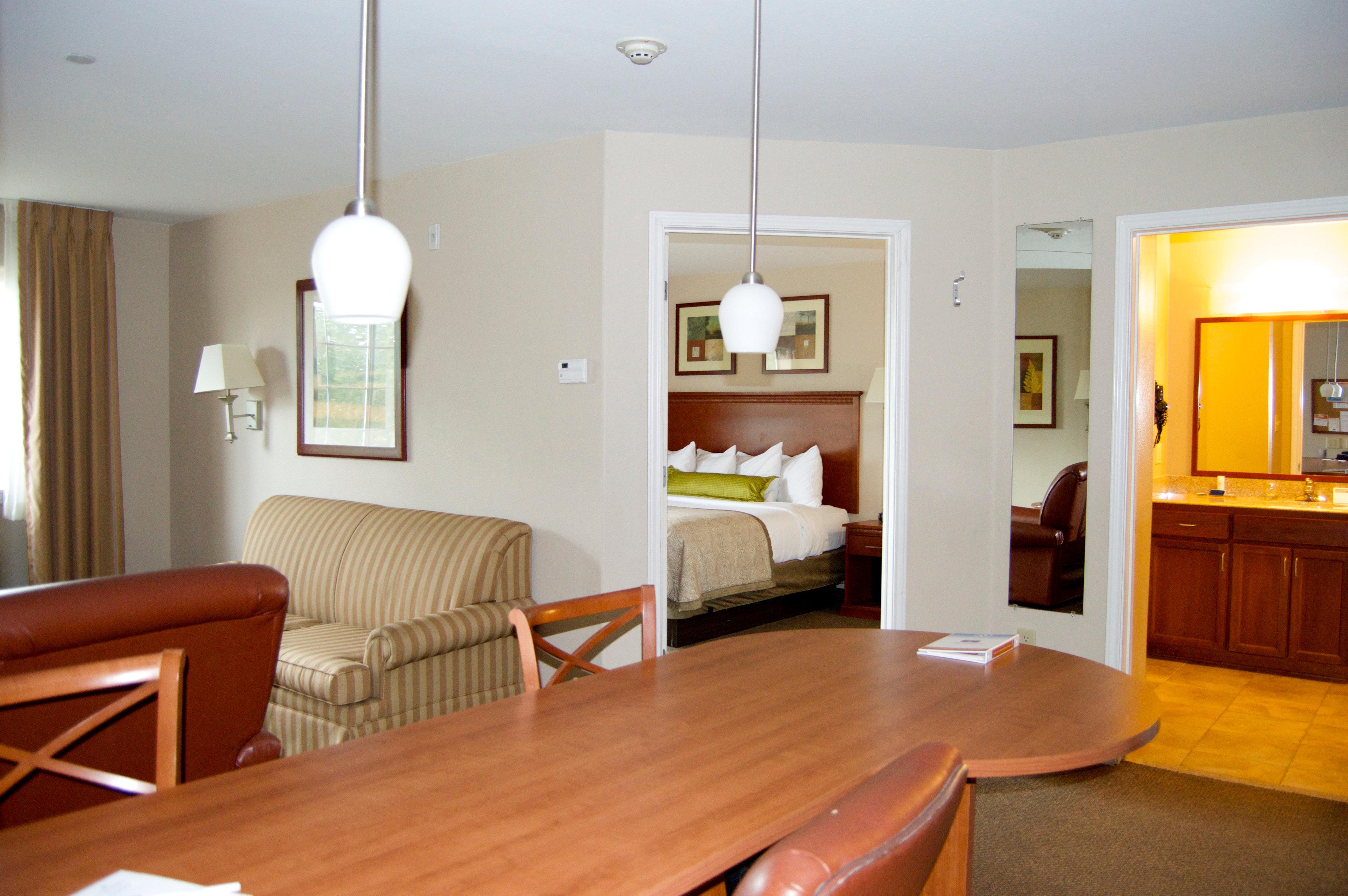 Candlewood Victoria By Ihg Dış mekan fotoğraf