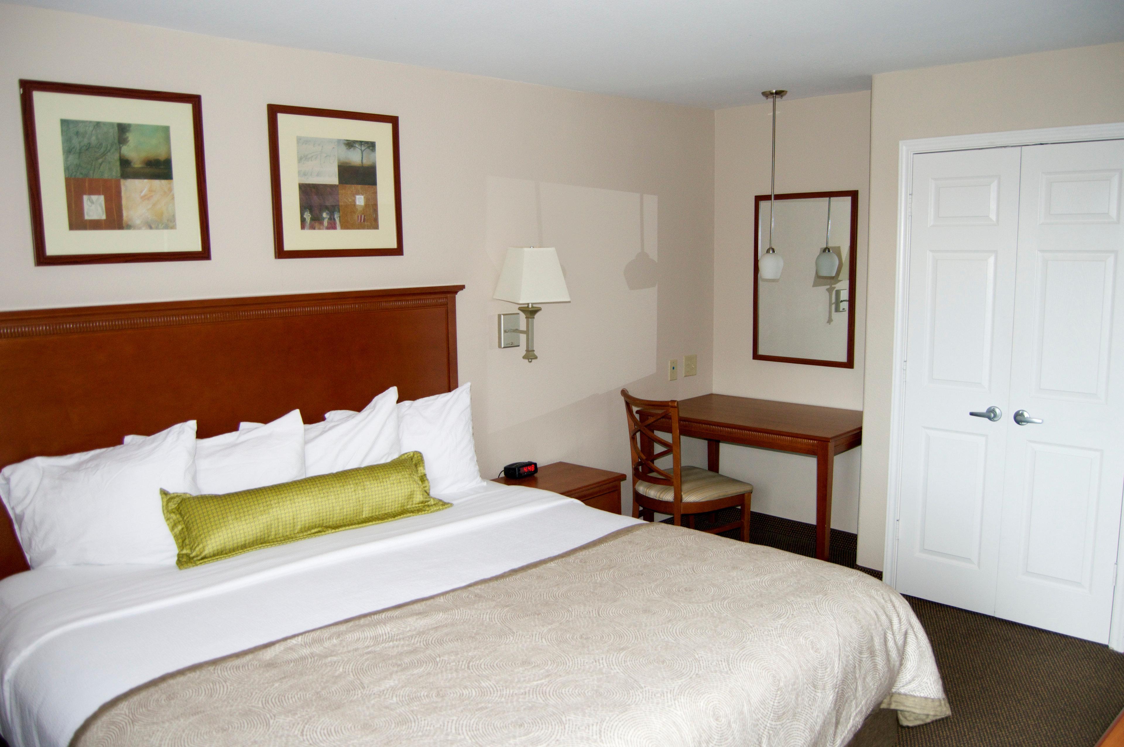 Candlewood Victoria By Ihg Dış mekan fotoğraf