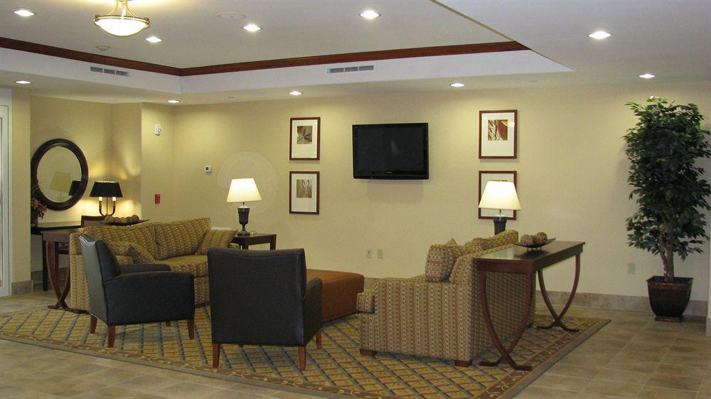 Candlewood Victoria By Ihg Dış mekan fotoğraf